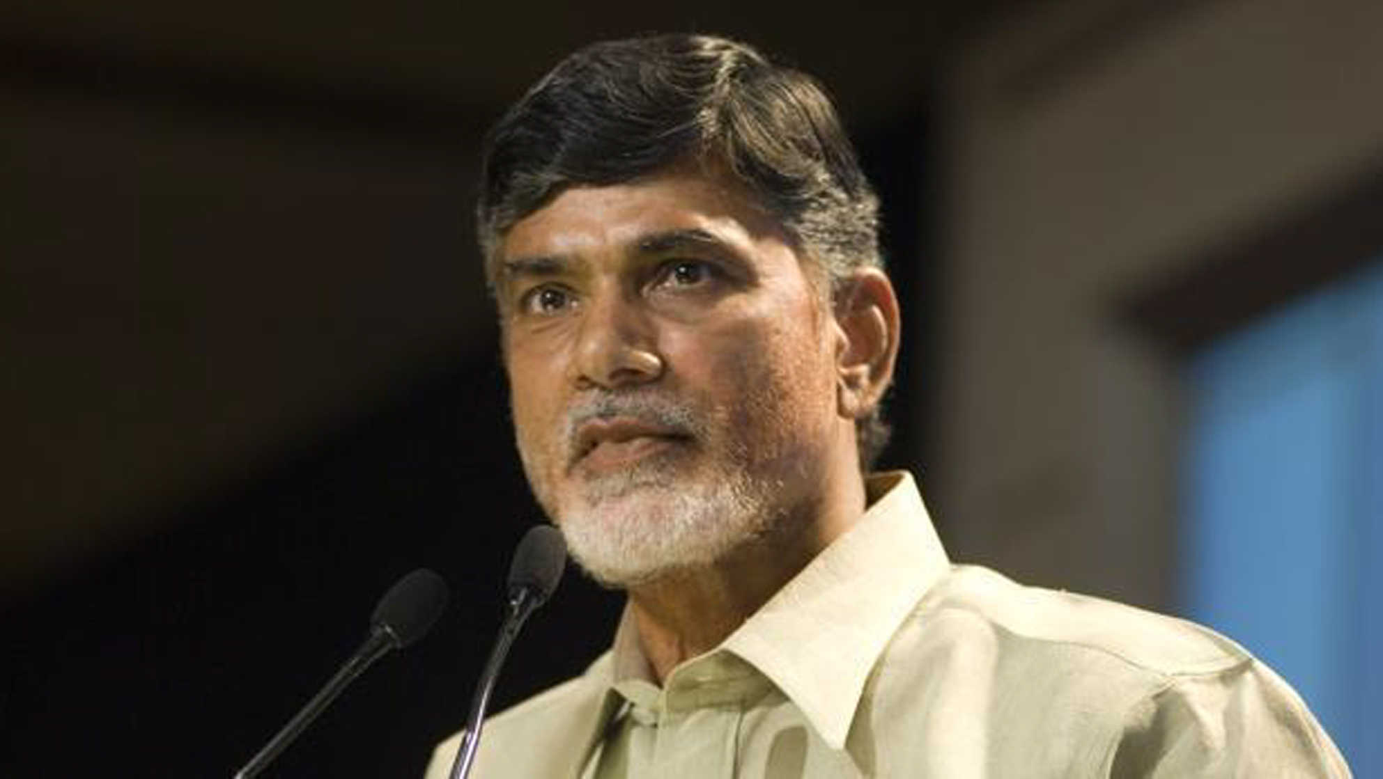 Naidu Interacts with Cambridge Varsity VC in Davos