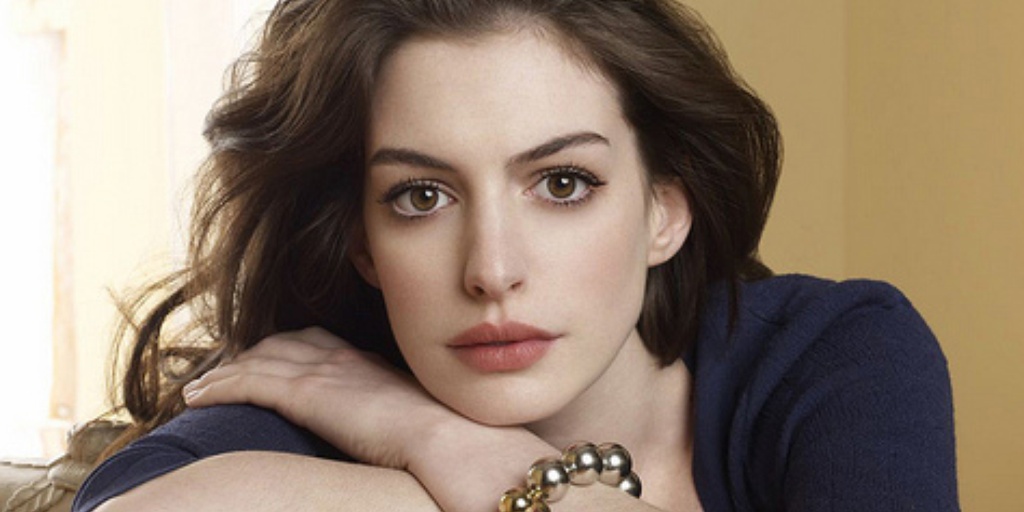 Anne Hathaway plans 'Princess Diaries 3' with director