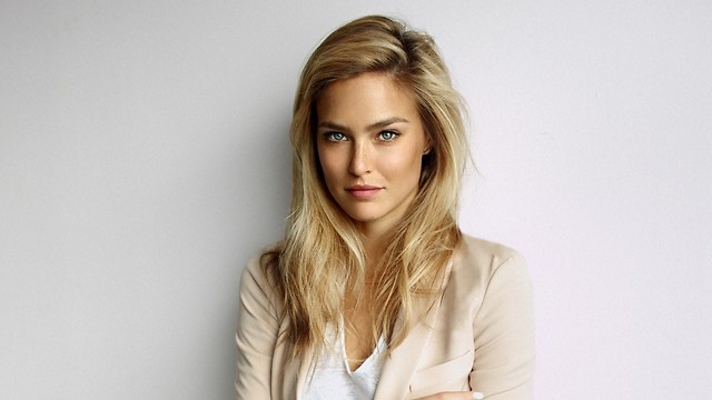 Supermodel Bar Refaeli Is Pregnant