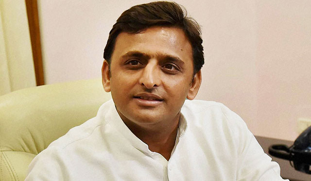 Netaji Family Members Meet Akhilesh