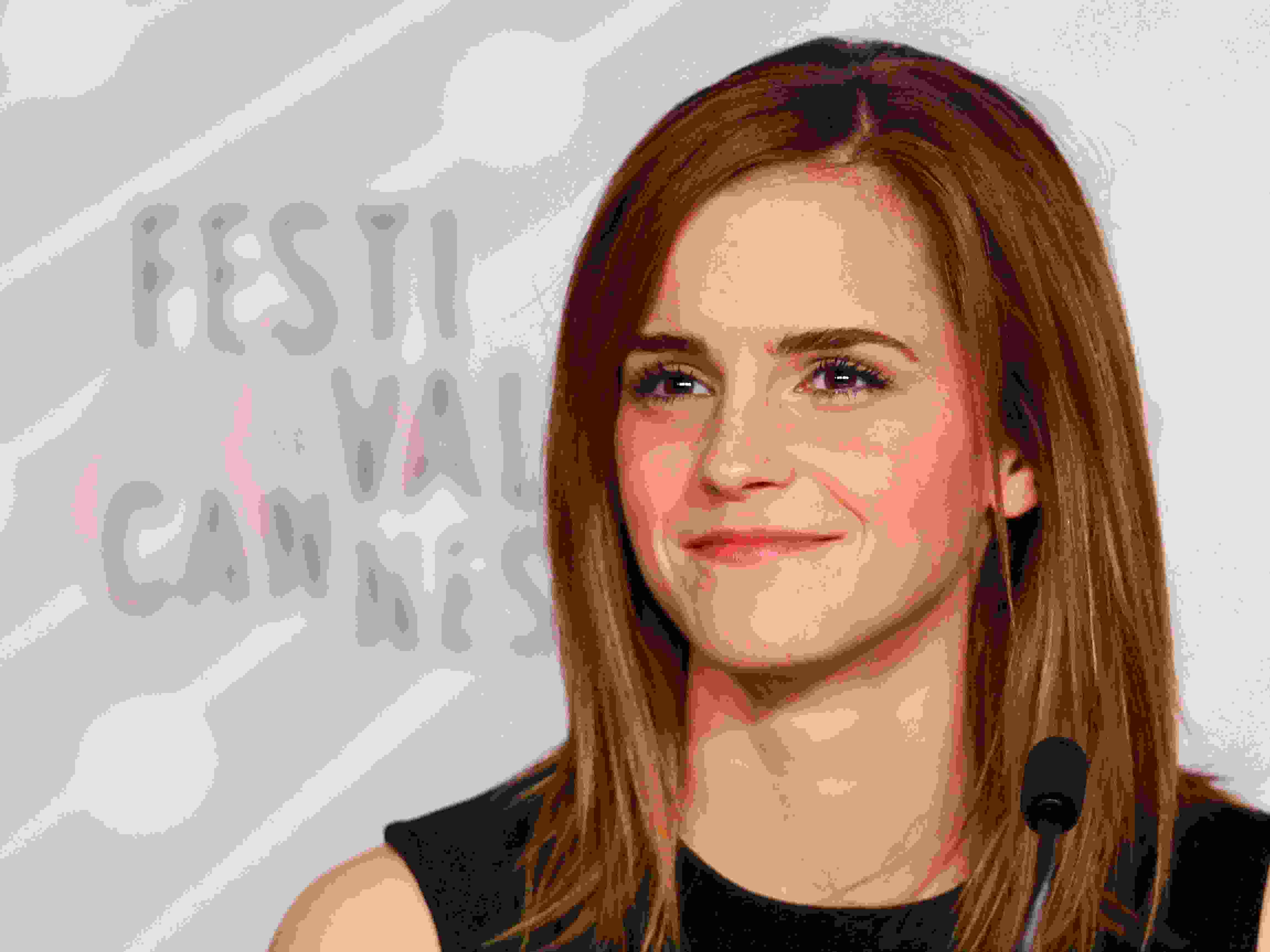 Cumberbatch, Emma Watson Become Fellows at Oxford College