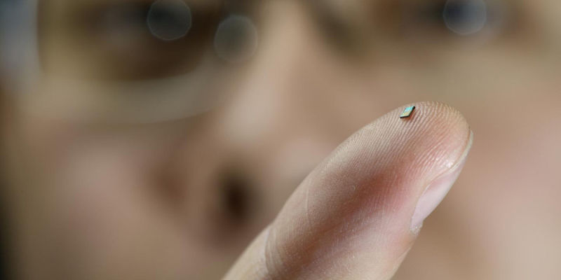 Radio Waves Power World's Tiniest Temperature Sensor