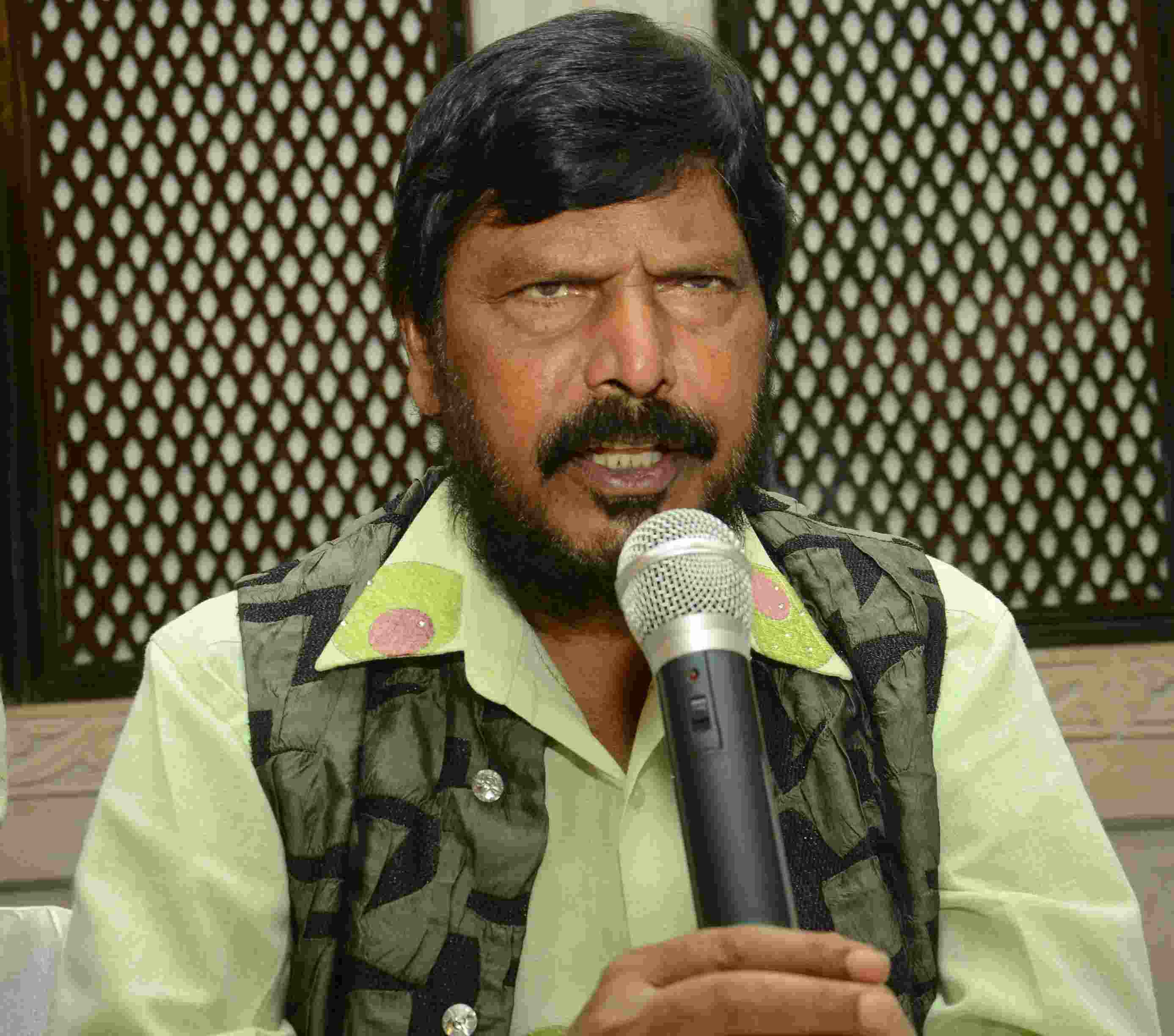 Athawale Faces Students' Ire at Hyderabad Varsity