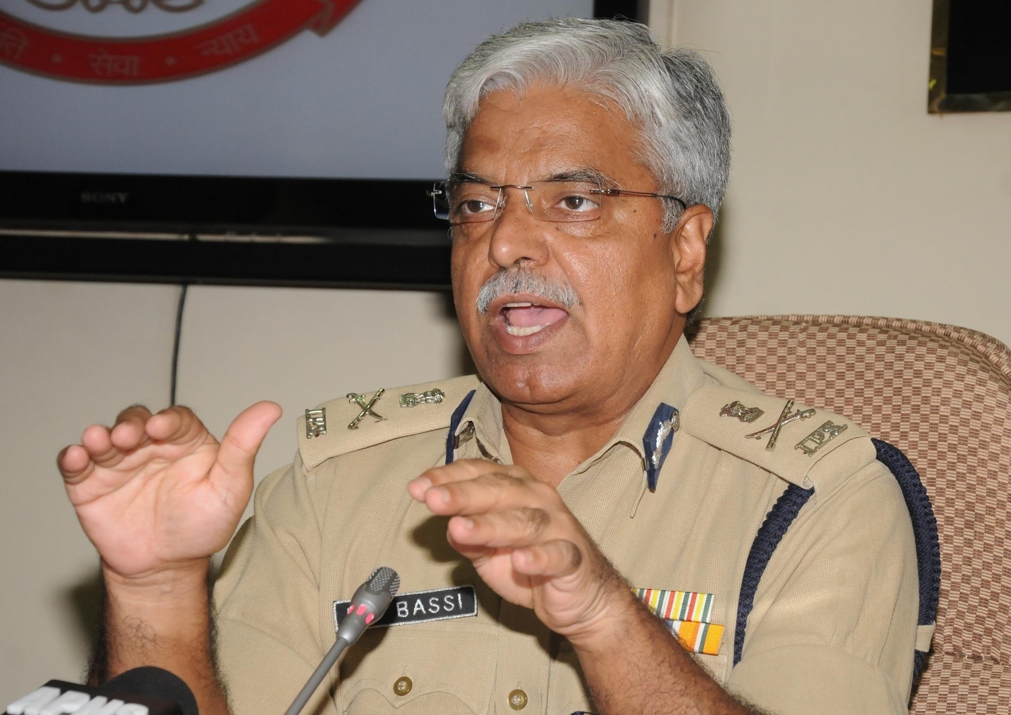 Join probe and prove innocence: Bassi to JNU students
