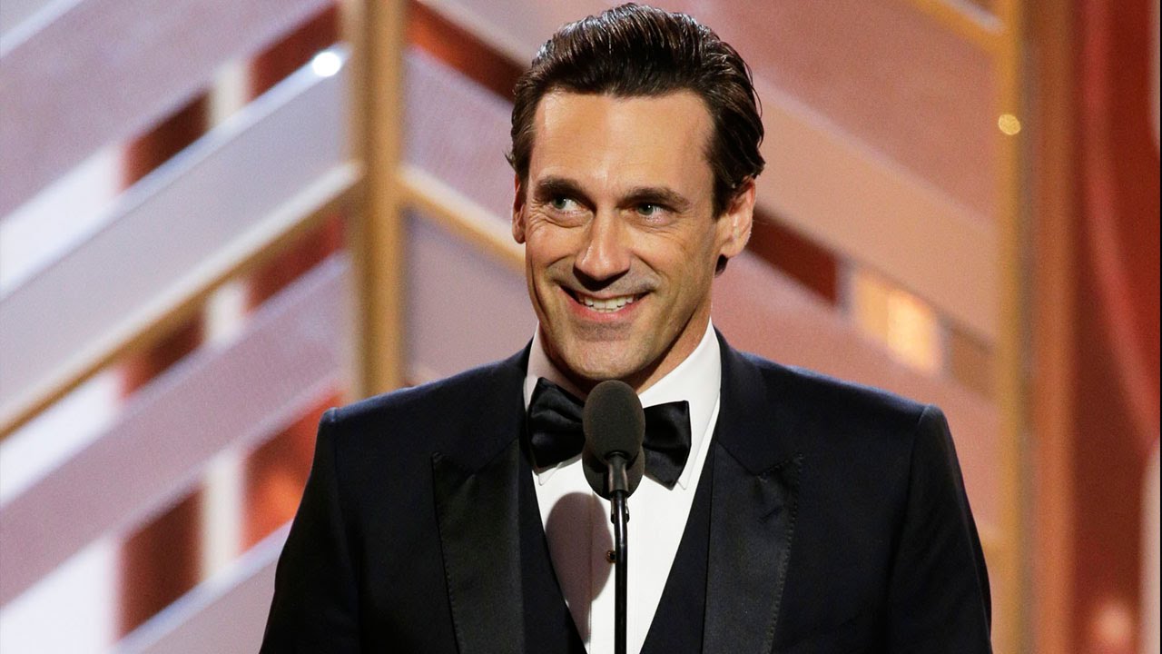 Jon Hamm's Name Misspelt on His Golden Globe Award