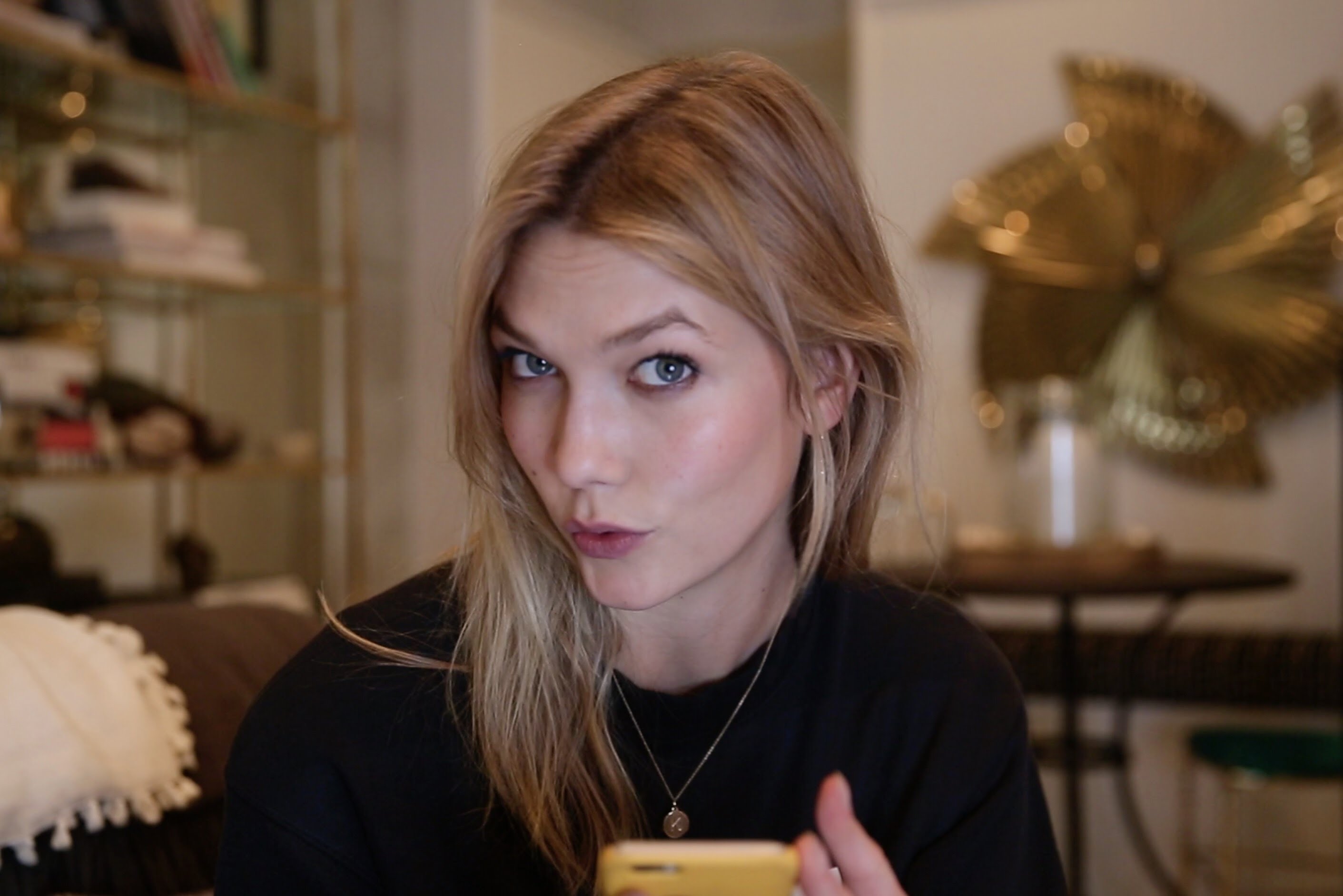 Karlie Kloss Has Regular Tech Breaks