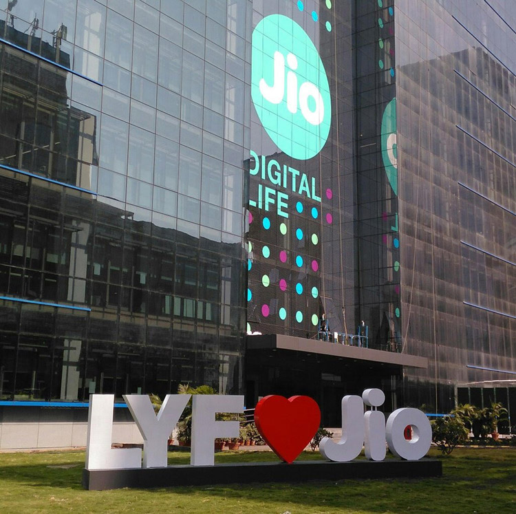 Reliance Jio to launch 4G services this year: Mukesh Ambani