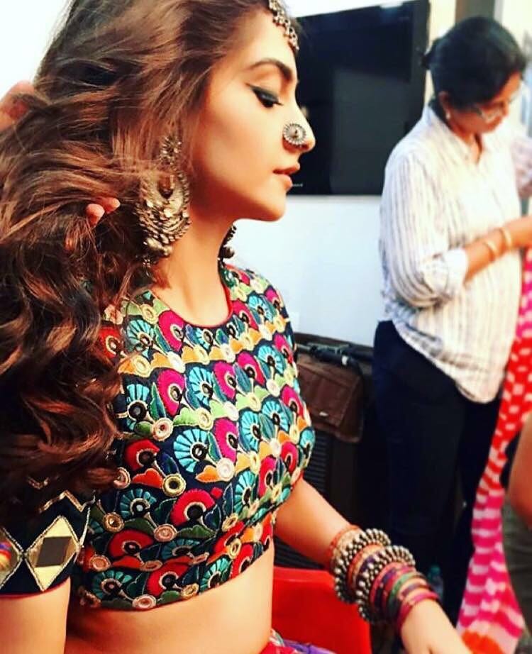 Sonam Kapoor's Coldplay Video Sparks Twitter Debate
