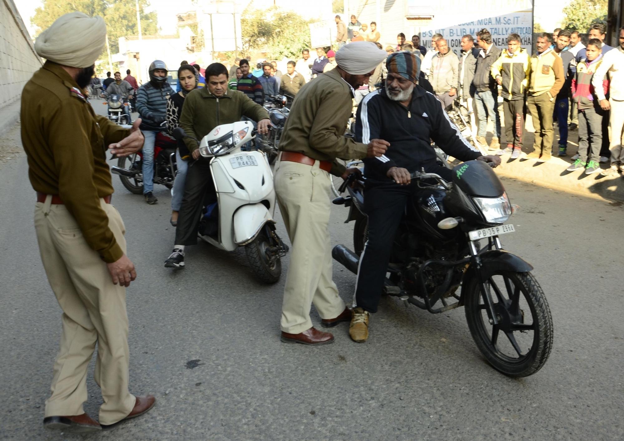 Clashes on Jammu-Pathankot national highway, one killed
