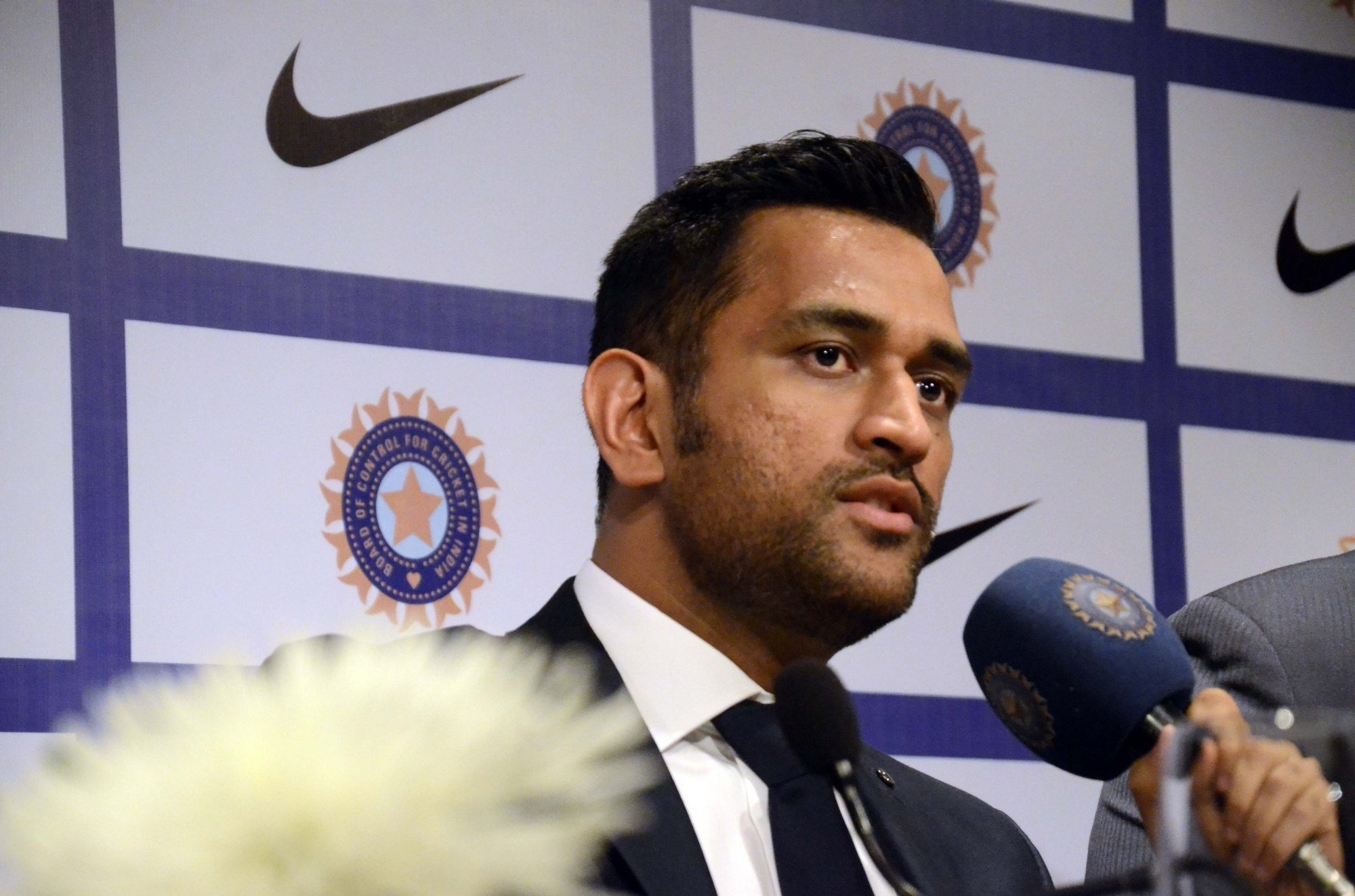 Dhoni suffers spasm, Parthiv Patel called as back-up