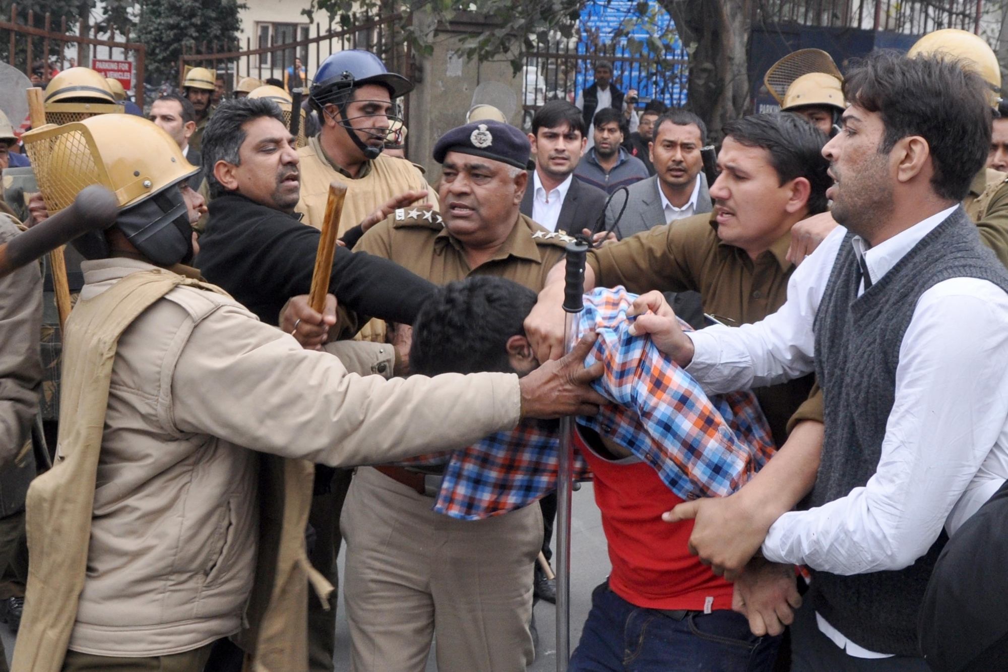 People suffer as Haryana Jat agitation enters eighth day