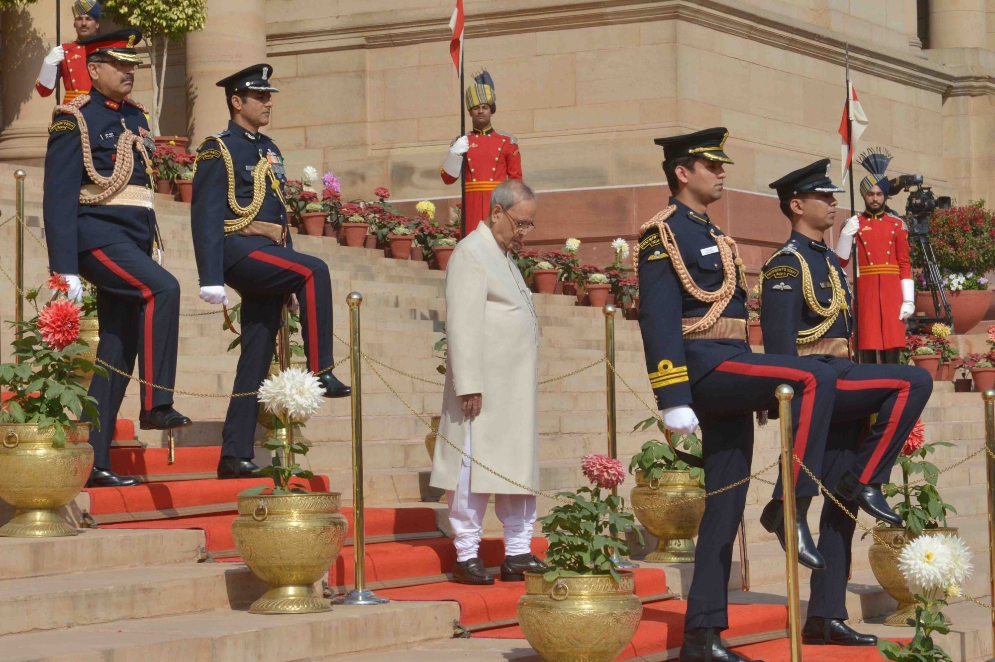 Democratic temper calls for debate, not disruption: President