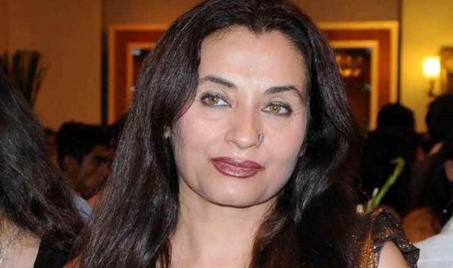 Salma Agha to make TV debut