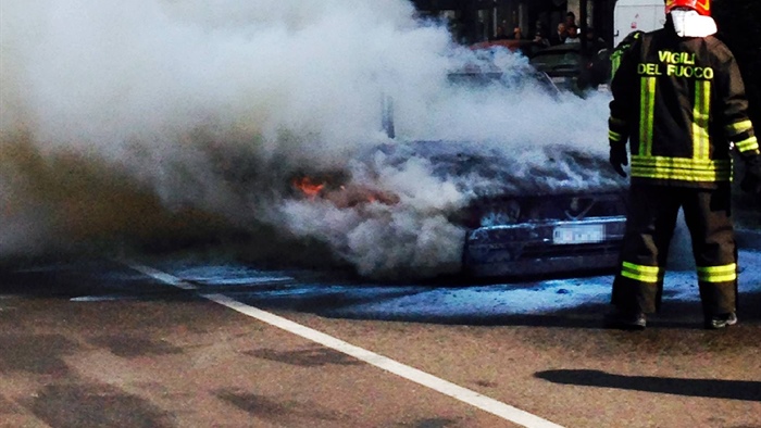 Jobless Sicilian Sets Himself Ablaze in Car