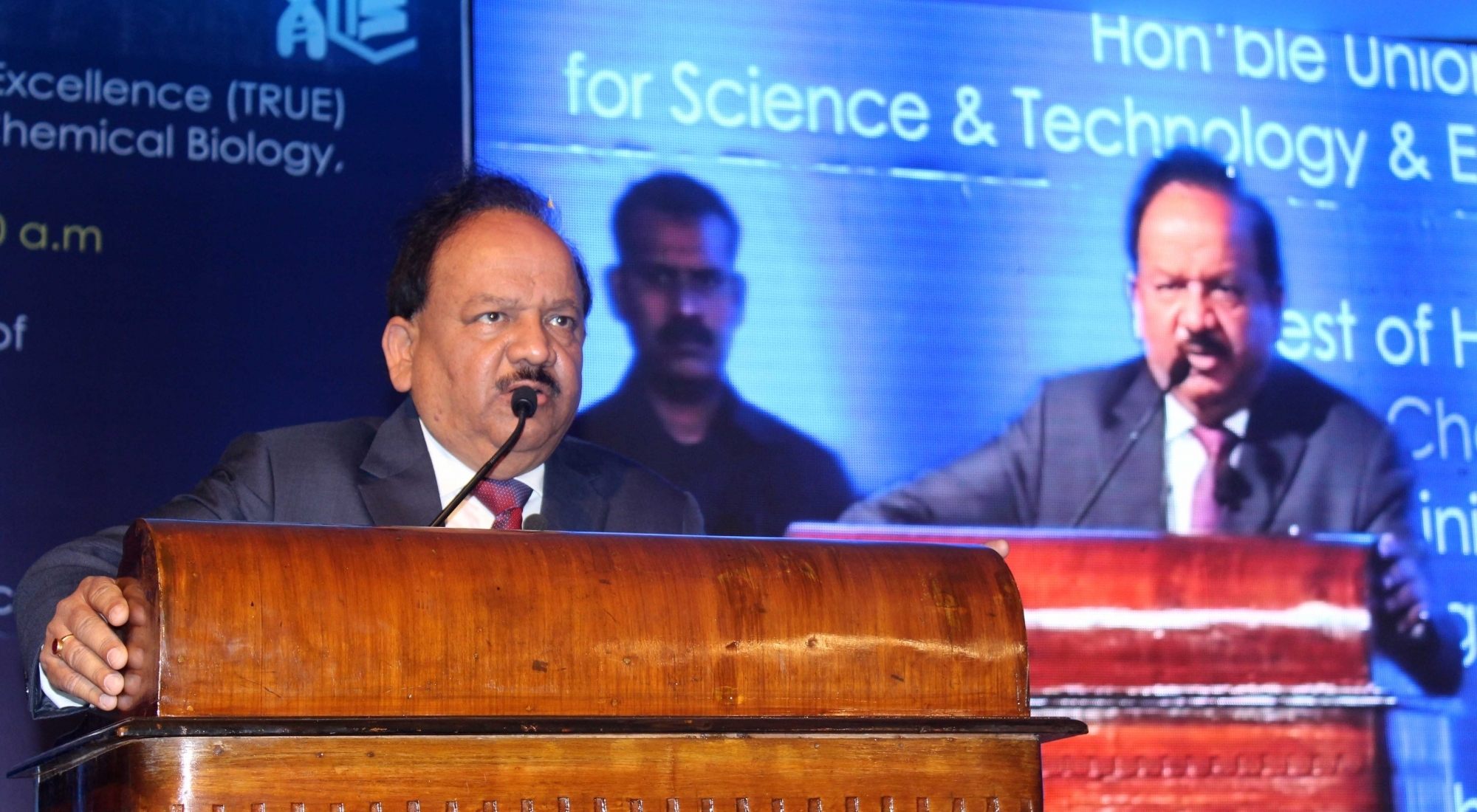 Seeking Respect for Scientists, Minister Pays Tribute to IVF Pioneer