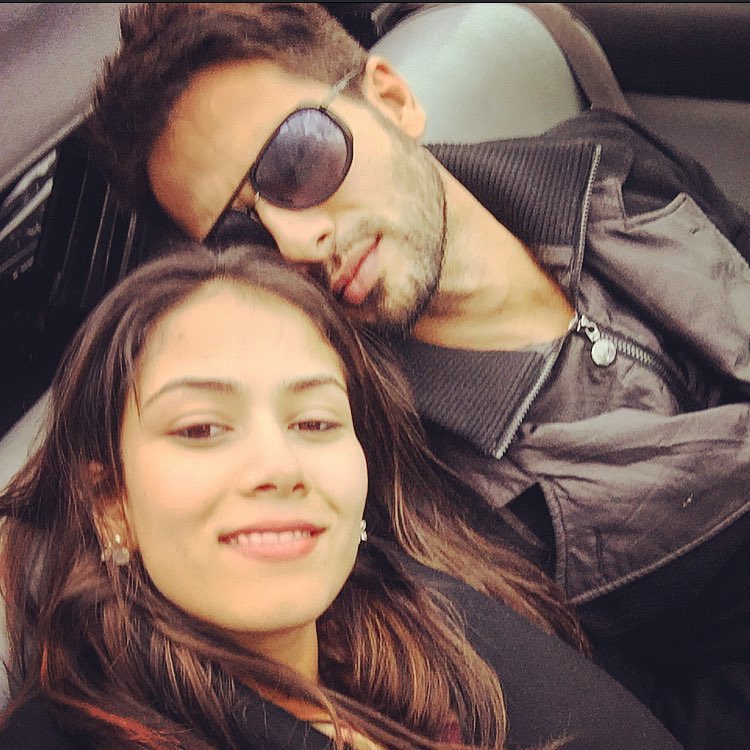 Shahid Kapoor in 'holiday vibes' with wife Mira