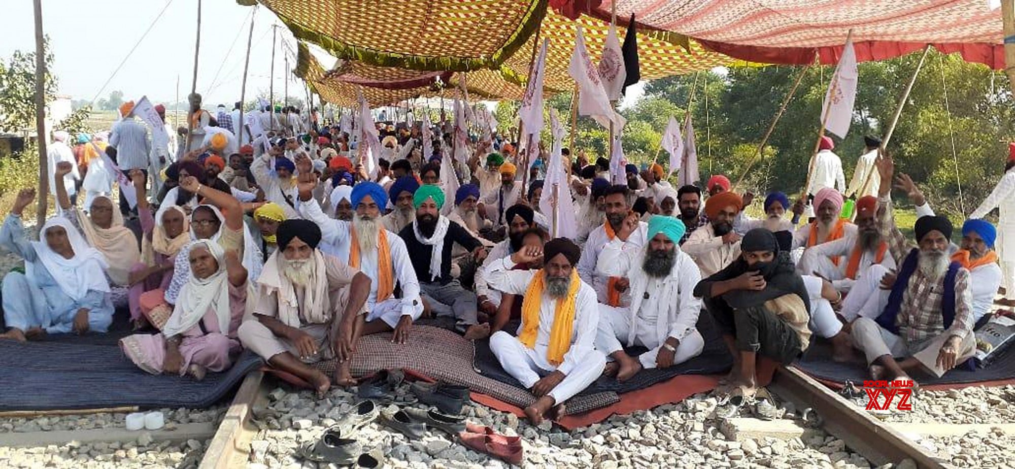 Protesting farmers in Punjab allow only goods trains to ply Protesting farmers in Punjab allow only goods trains to ply