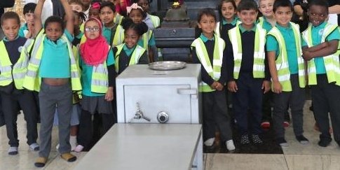 Indian charity organisation offers free school meals in England Indian charity organisation offers free school meals in England