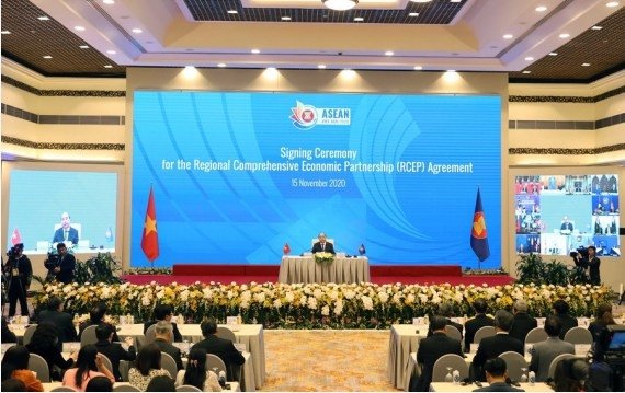 China, 14 Asian nations sign world's biggest trade deal, India withdrew last year China, 14 Asian nations sign world's biggest trade deal, India withdrew last year