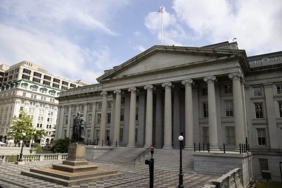 US budget deficit tops $2tn US budget deficit tops $2tn