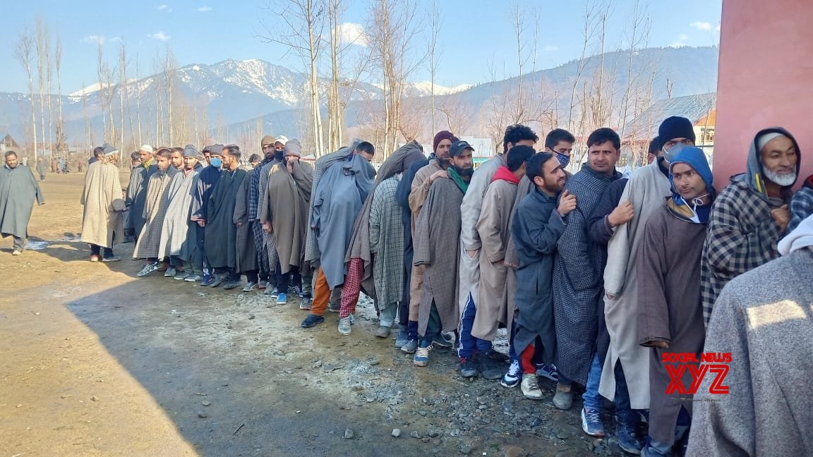J&K DDC 7th phase polls: 47.43% votes cast in 6 hours J&K DDC 7th phase polls: 47.43% votes cast in 6 hours