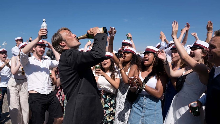 Another Round (Druk) Review: Vinterberg's Film is Sincere, Intriguing, and Entirely Pleasant (Rating: ***1/2)