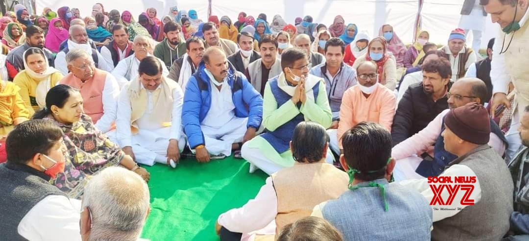 Gurugram: BJP leaders, workers hold 1-day fast over SYL issue Gurugram: BJP leaders, workers hold 1-day fast over SYL issue