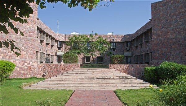 IIHMR University, Johns Hopkins collaborate on economics research for Covid vax IIHMR University, Johns Hopkins collaborate on economics research for Covid vax