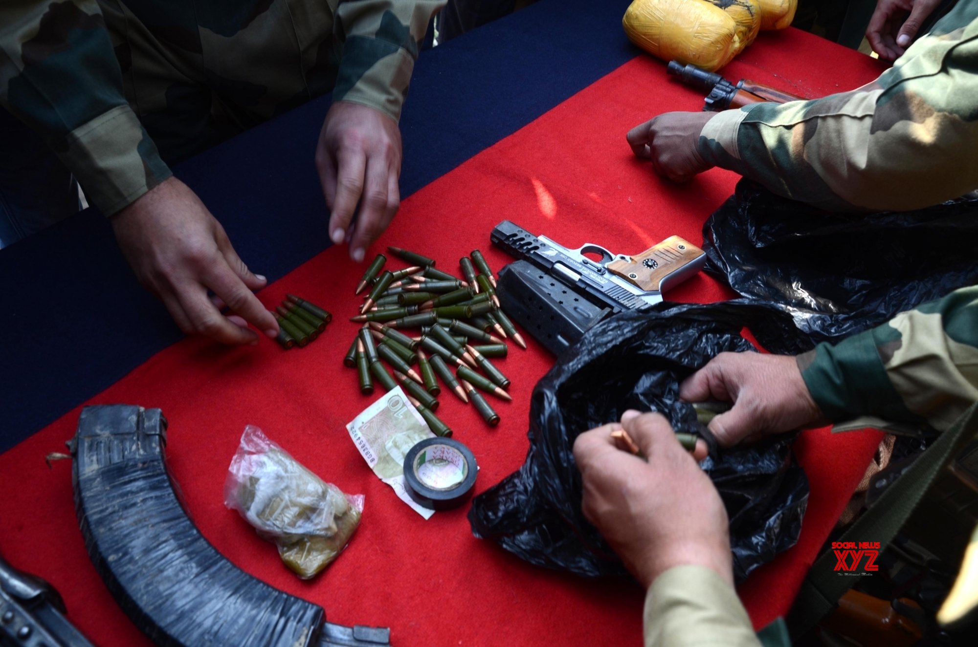 2 Maoists held in Jharkhand, arms and ammunition seized 2 Maoists held in Jharkhand, arms and ammunition seized