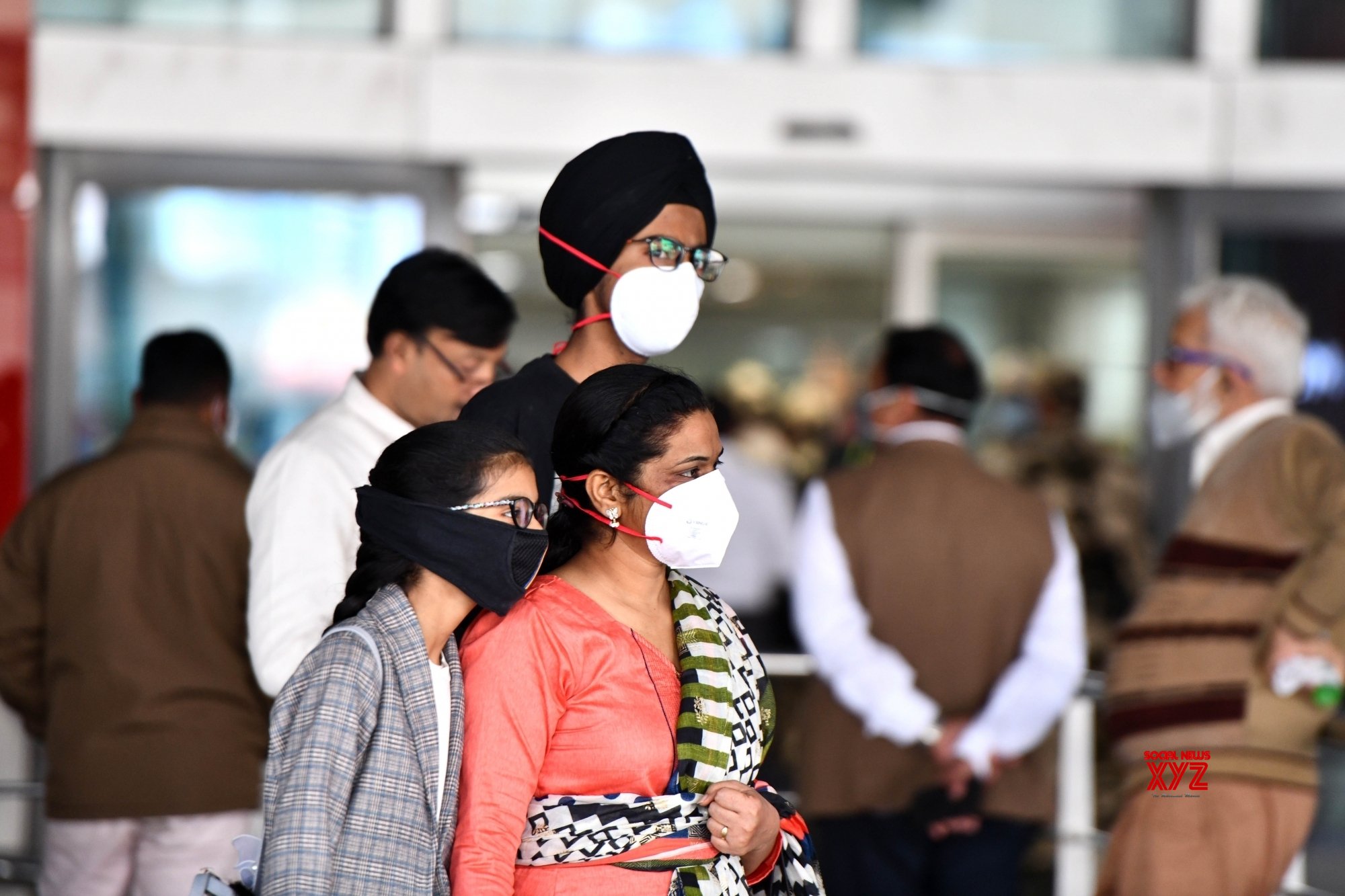 Alert in Kerala as 6 UK returnees test positive for corona strain Alert in Kerala as 6 UK returnees test positive for corona strain