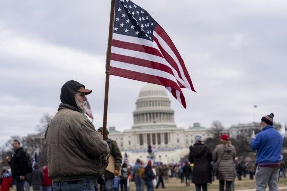 Videos released of suspect planting bombs before US Capitol riot Videos released of suspect planting bombs before US Capitol riot