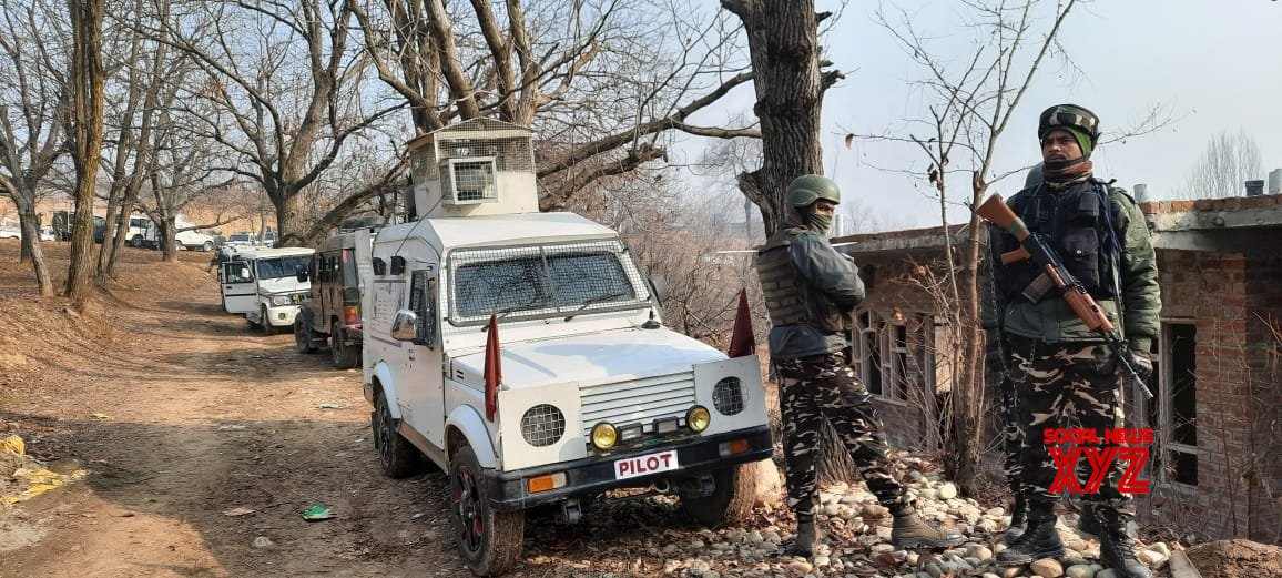 Gunfight breaks out in J&K's Baramulla Gunfight breaks out in J&K's Baramulla