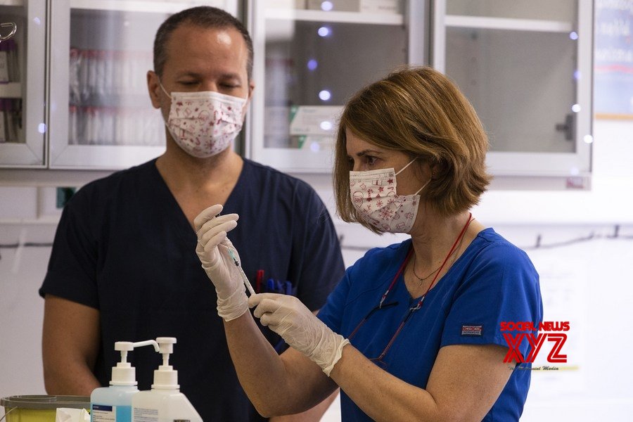 Greece administers over 1 mn Covid-19 vaccine doses Greece administers over 1 mn Covid-19 vaccine doses