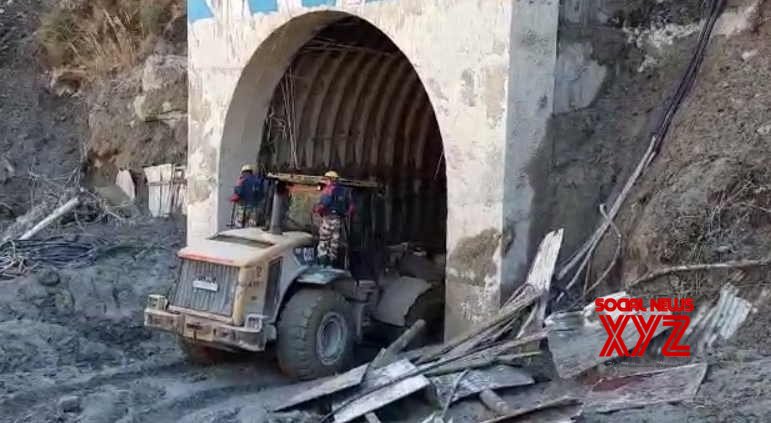 U'khand: No breakthrough yet in rescue operation inside tunnel U'khand: No breakthrough yet in rescue operation inside tunnel