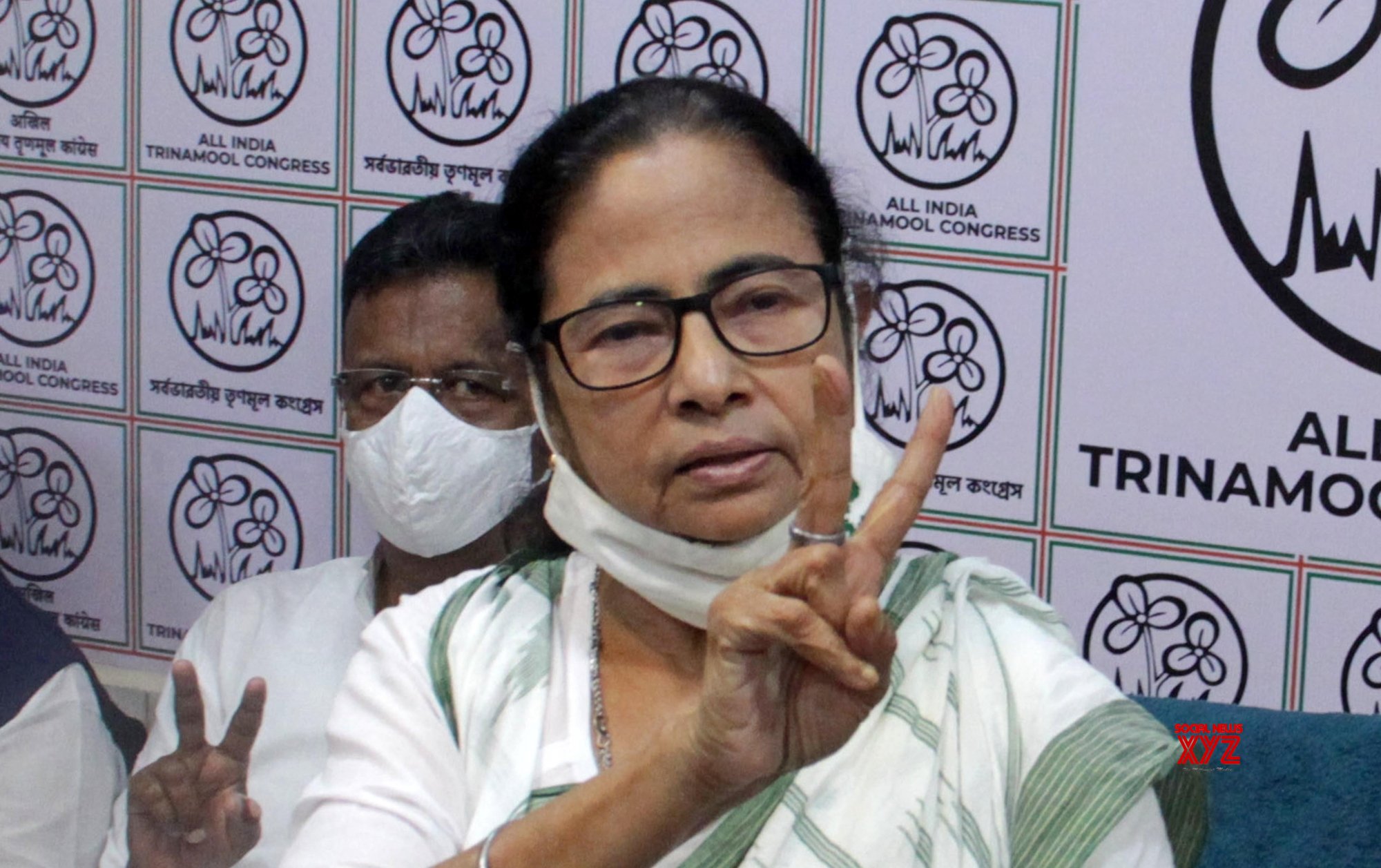 Mamata holds mega roadshow with women activists to counter BJP Mamata holds mega roadshow with women activists to counter BJP