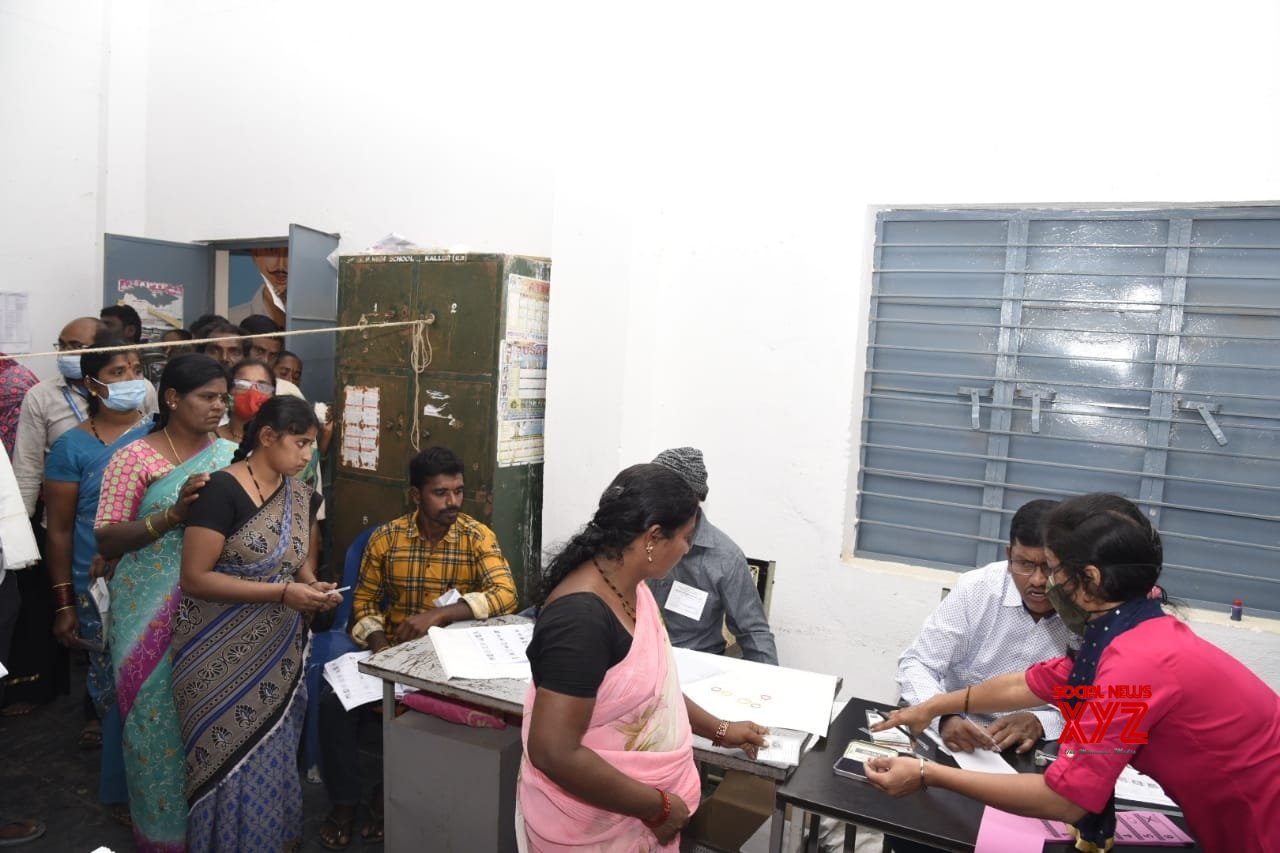 Urban local bodies' polls take off in Andhra, largely peaceful Urban local bodies' polls take off in Andhra, largely peaceful