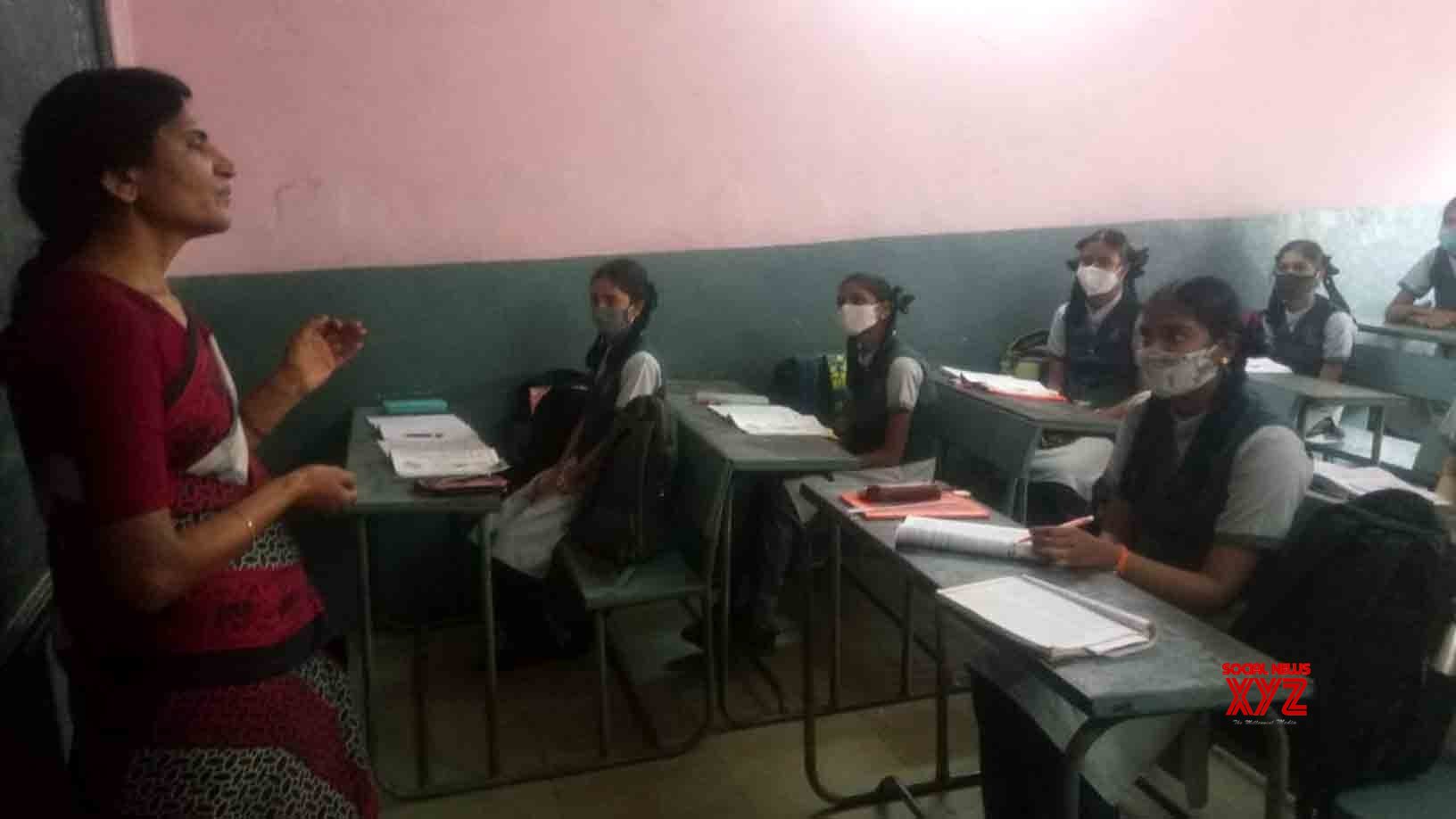 After Andhra, English medium in schools trigger debate in Telangana After Andhra, English medium in schools trigger debate in Telangana