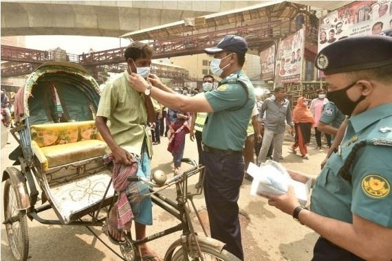 B'desh extends lockdown, eases transportation curbs B'desh extends lockdown, eases transportation curbs