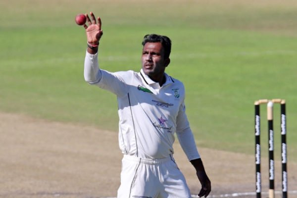 Spinners seal South African first-class title for Dolphins Spinners seal South African first-class title for Dolphins