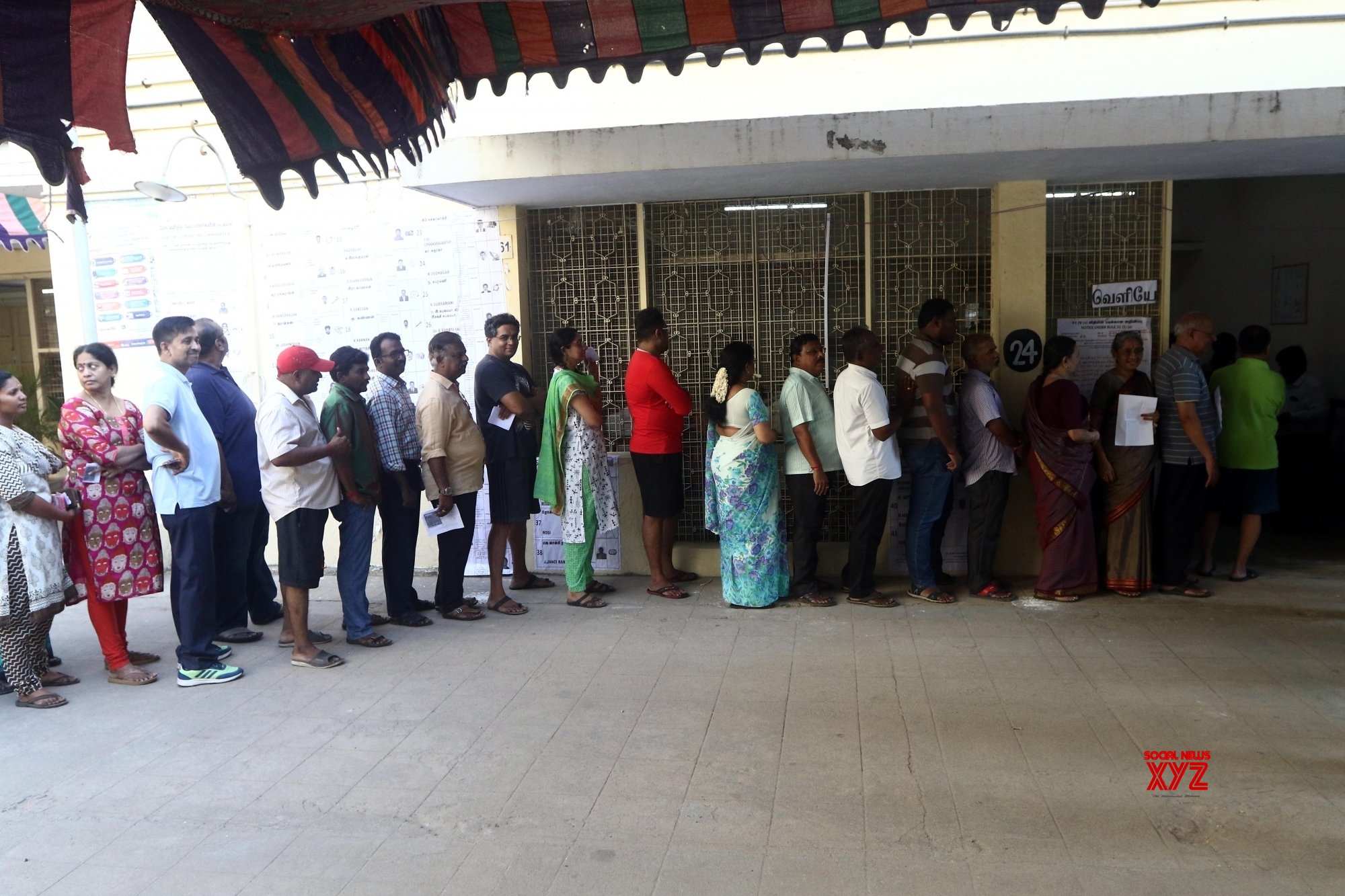 Polling for TN, Pondy Assembly begins Polling for TN, Pondy Assembly begins