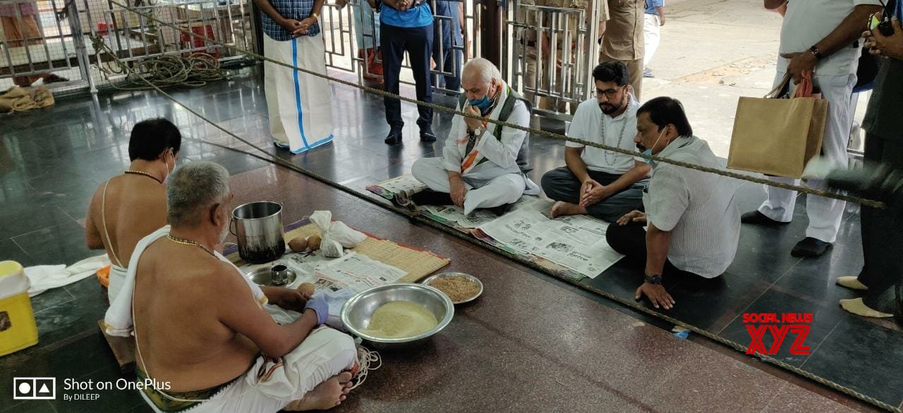 Kerala Governor Arif Mohammed Khan on pilgrimage to Sabarimala Kerala Governor Arif Mohammed Khan on pilgrimage to Sabarimala