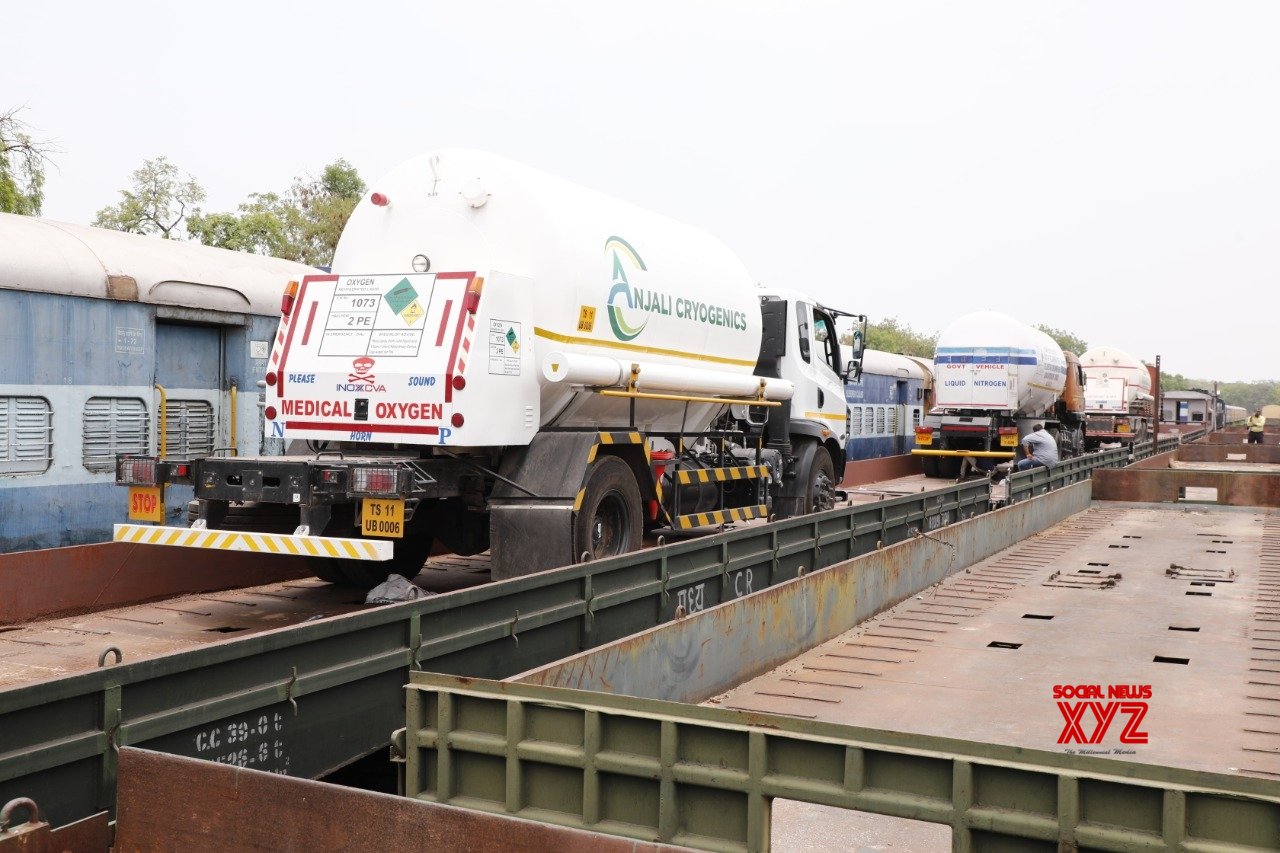 Railways delivers 1,585 MT LMO, 6 more Oxygen Expresses on way Railways delivers 1,585 MT LMO, 6 more Oxygen Expresses on way