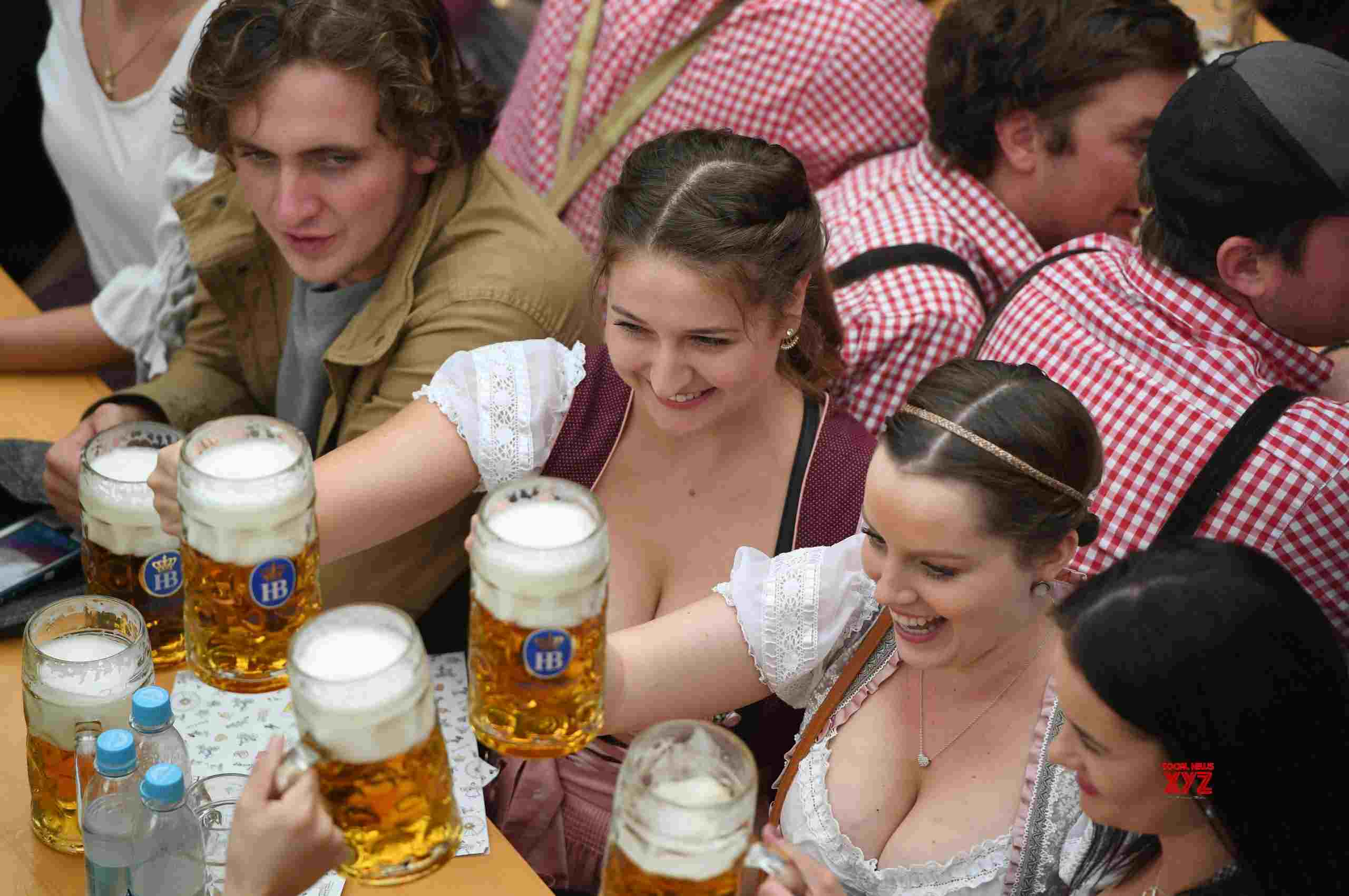Germany's largest folk festival reopens after Covid-19 break Germany's largest folk festival reopens after Covid-19 break