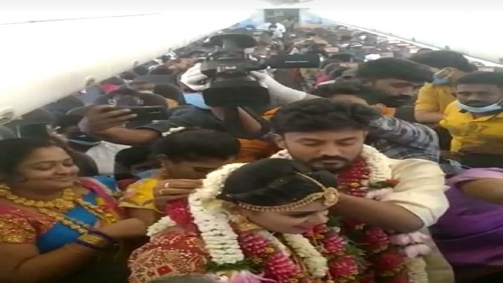 Controversy erupts after couple tie the knot mid-air in Madurai Controversy erupts after couple tie the knot mid-air in Madurai