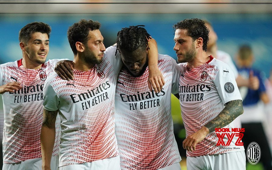 Juventus, Milan seal Champions League spots Juventus, Milan seal Champions League spots