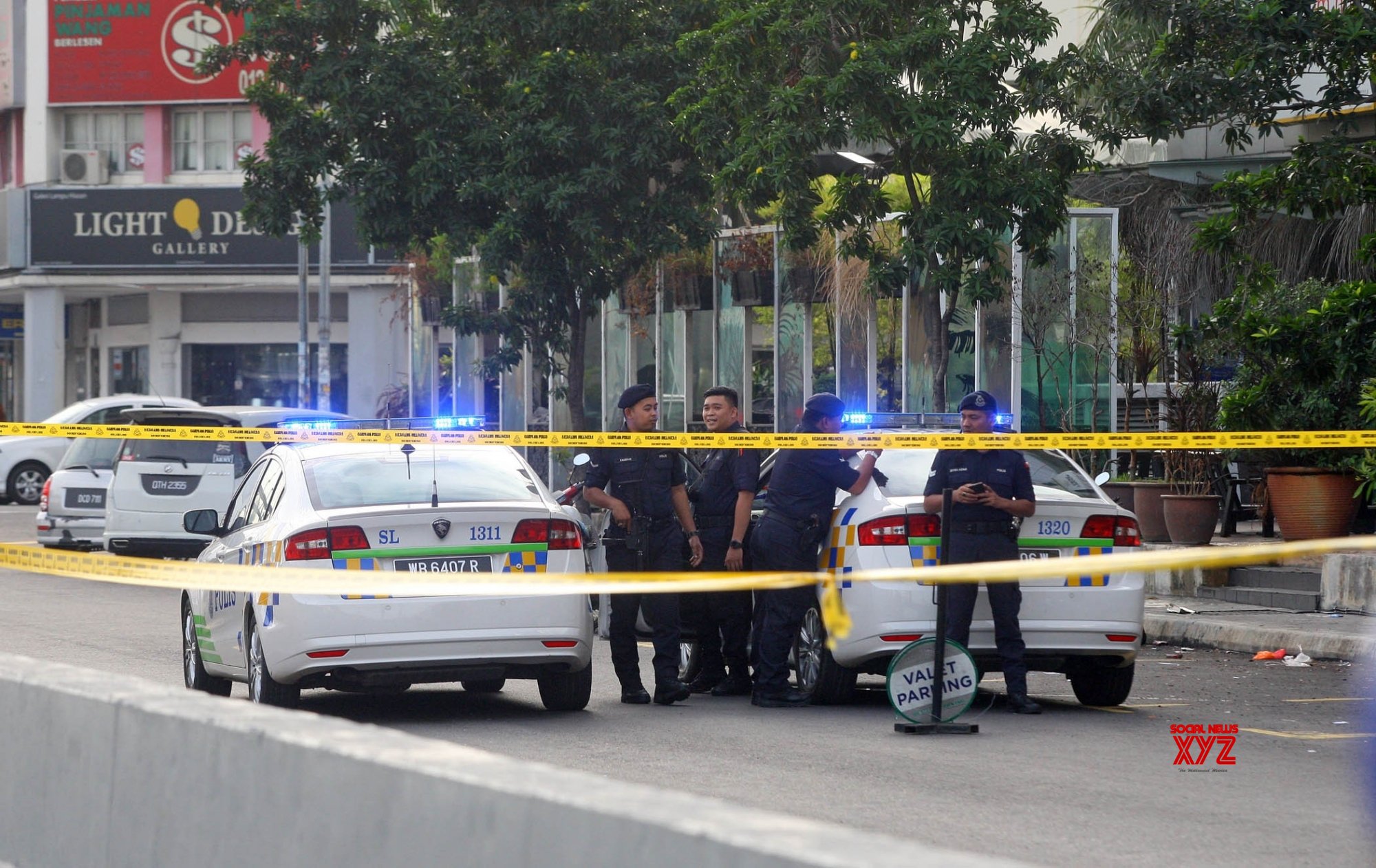Malaysia hands over 8 alleged militants to Philippines Malaysia hands over 8 alleged militants to Philippines