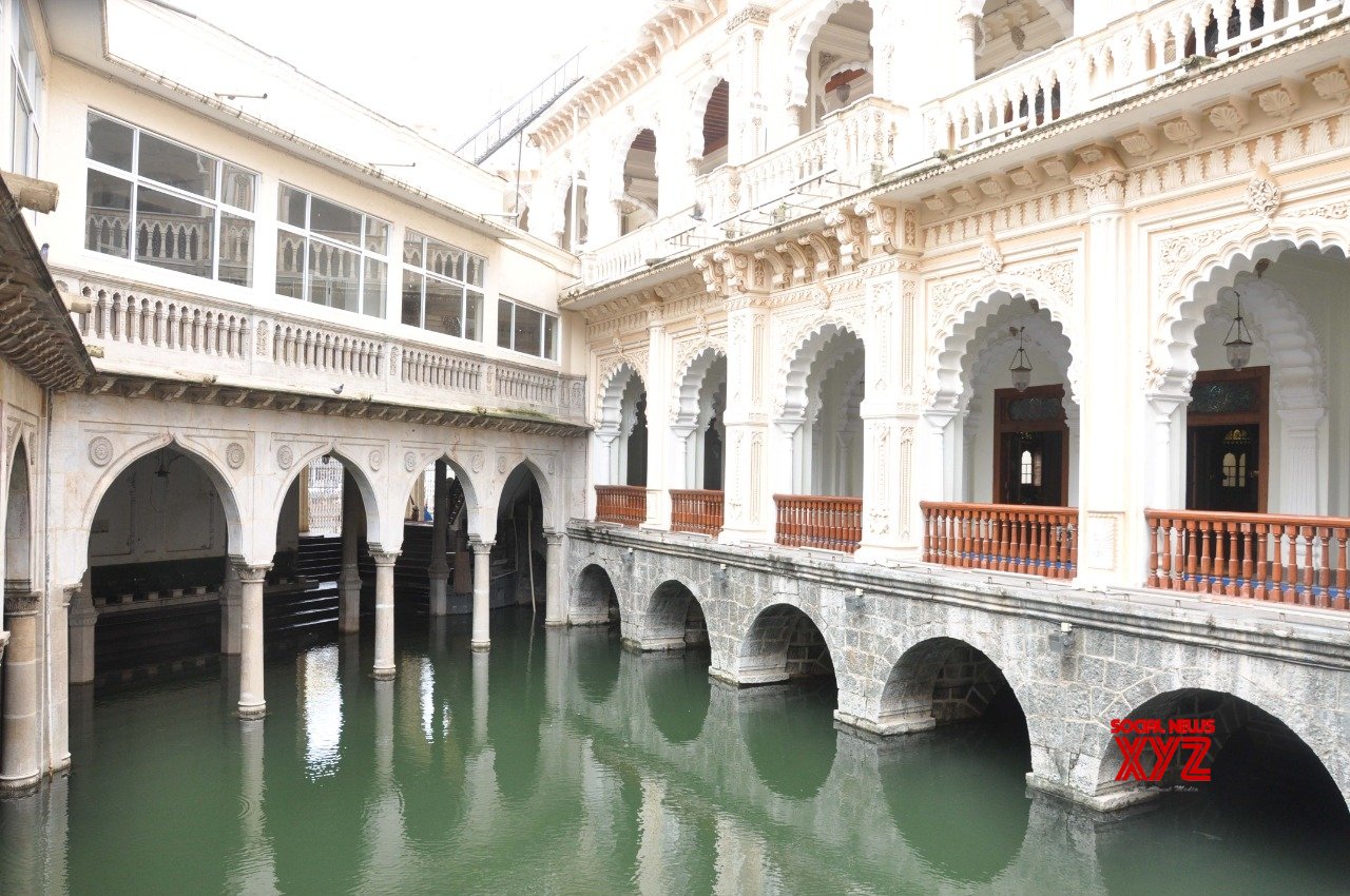 Once visited by Saudi King, Mumbai's Juma Masjid pond gets a makeover Once visited by Saudi King, Mumbai's Juma Masjid pond gets a makeover