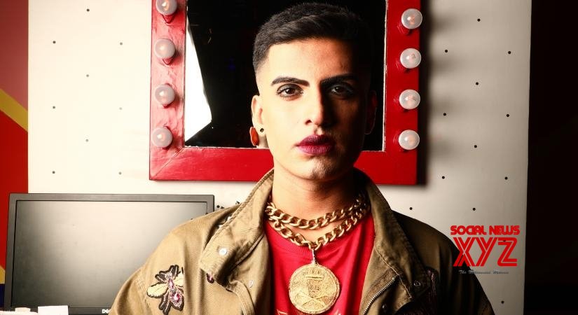 Love and let love, says gay icon Sushant Divgikar Love and let love, says gay icon Sushant Divgikar