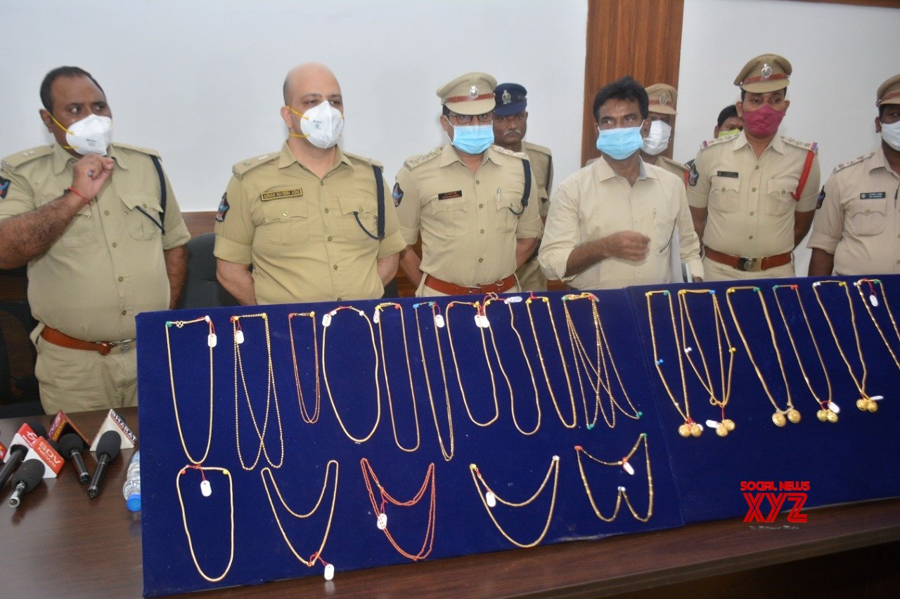 Duo involved in 19 chain snatchings arrested in Andhra Duo involved in 19 chain snatchings arrested in Andhra
