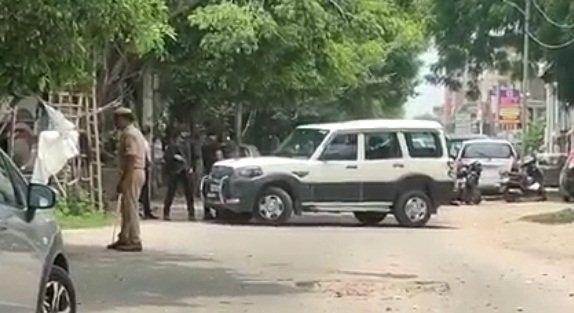 Two terrorists held in Lucknow, explosives recovered Two terrorists held in Lucknow, explosives recovered